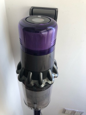 戴森吸尘器哪一款适合吸地毯，家里的地板是地毯的适用吗