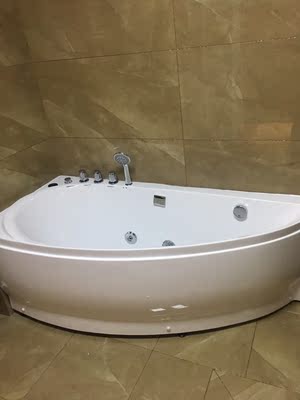 欧凯伦双人情侣扇形按摩浴缸好用吗?空间够不够大?