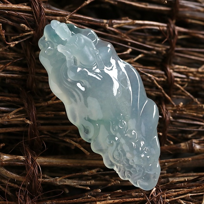 源头好货四会余良宝大师正品翡翠a货高冰种玉吊坠观音38.66克拍卖