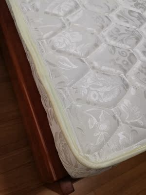 目前看来<参考>爱舒床垫和喜临门哪个更好，哪一个牌子比较大？