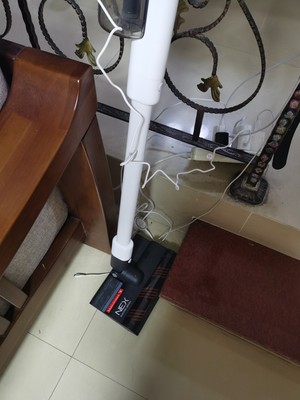 小狗吸尘器和戴森v10比较哪个更好呢？哪款更加静音呢？