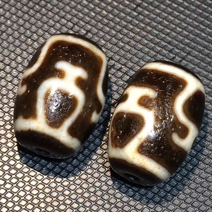 高油达洛宝瓶天珠