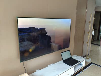本地的索尼电视实体店比网店贵很多是什么原因的，靠谱吗