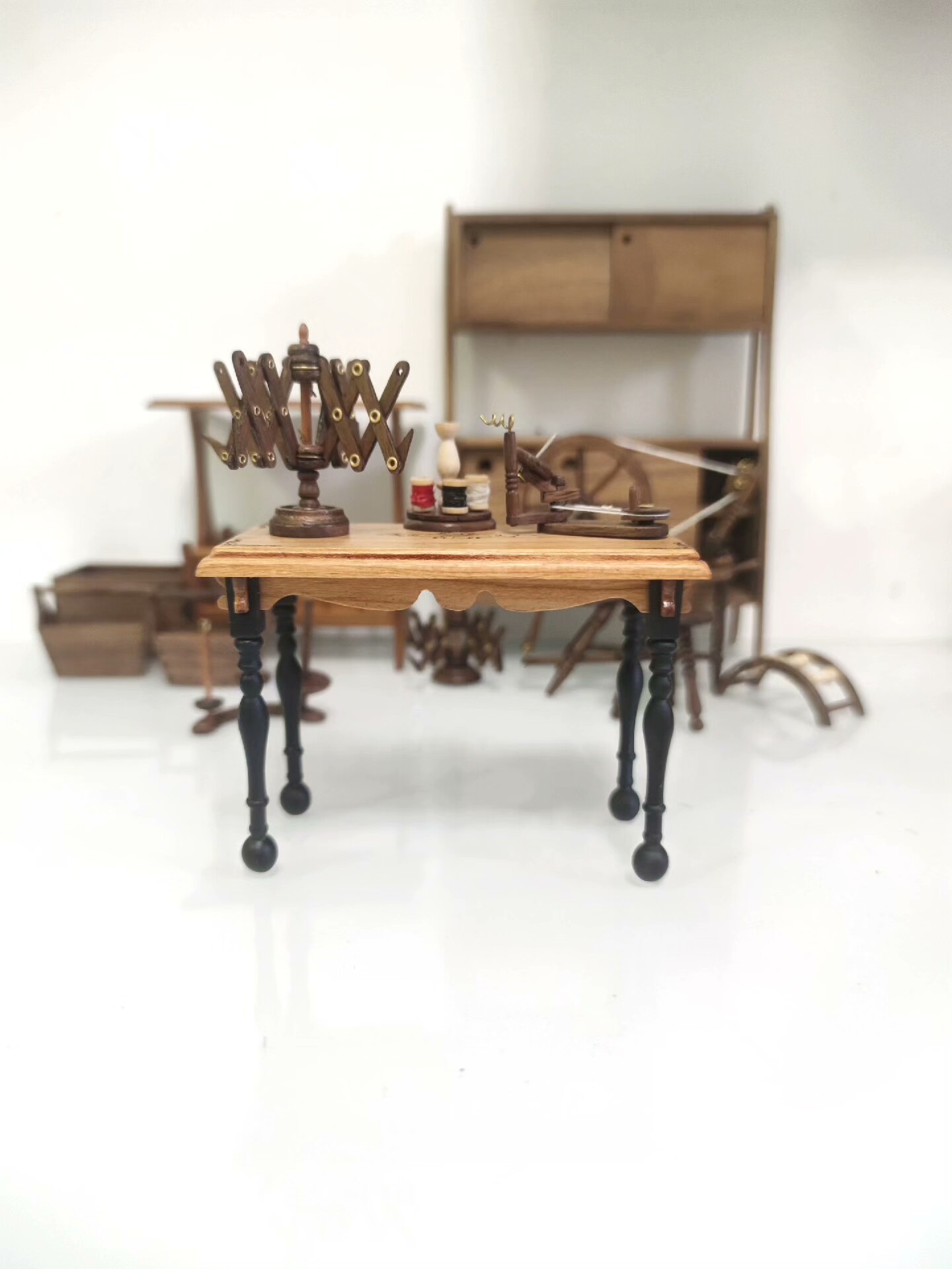 Vue latérale du bureau miniature