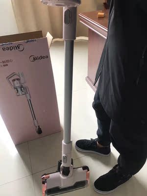 内幕揭秘戴森v8fluffy和absolute有什么区别?哪个更实用?