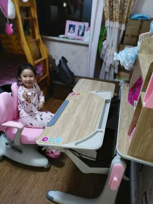 帮助孩子学习用法兰芭比儿童学习桌怎么样？质量可靠吗？