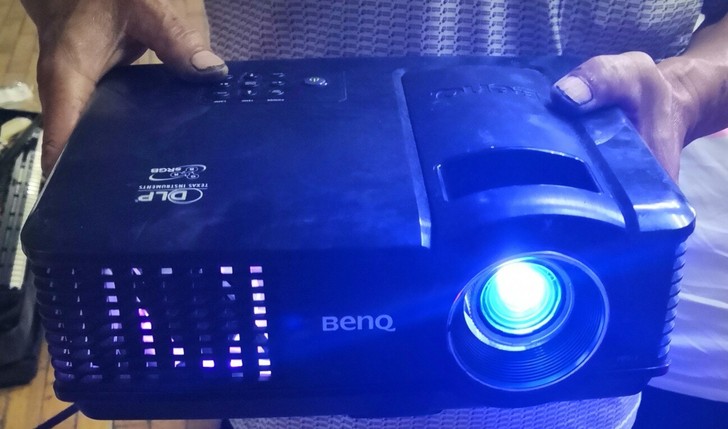 BENQ明基投影仪MP512。包邮