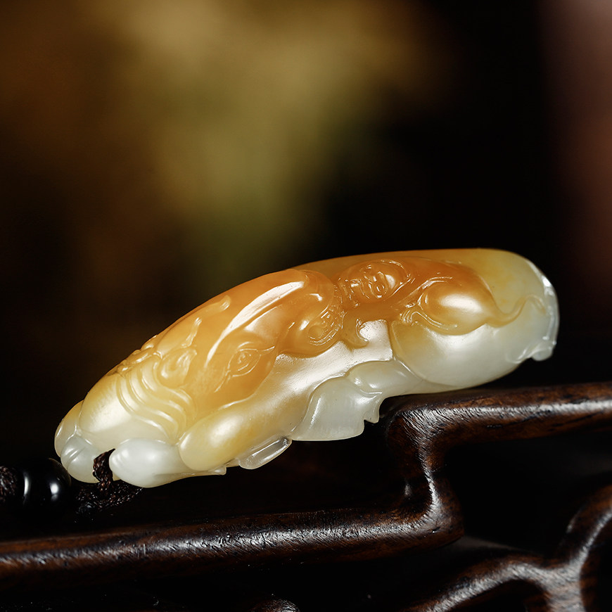 省级玉雕大师任翀作品新疆和田玉籽料马上封侯立体挂件男20克吊坠