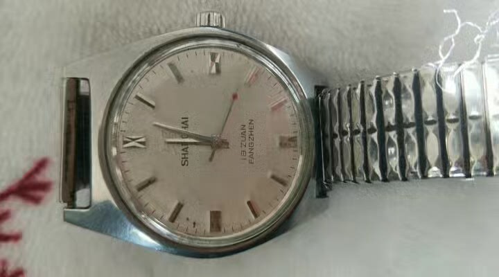 老上海手表，时走时停！售出不退不换！