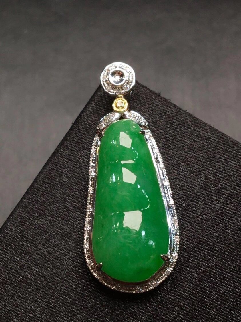 正品玉石18k金豪华镶嵌纯天然缅甸翡翠a货冰种阳绿四季豆吊坠玉坠