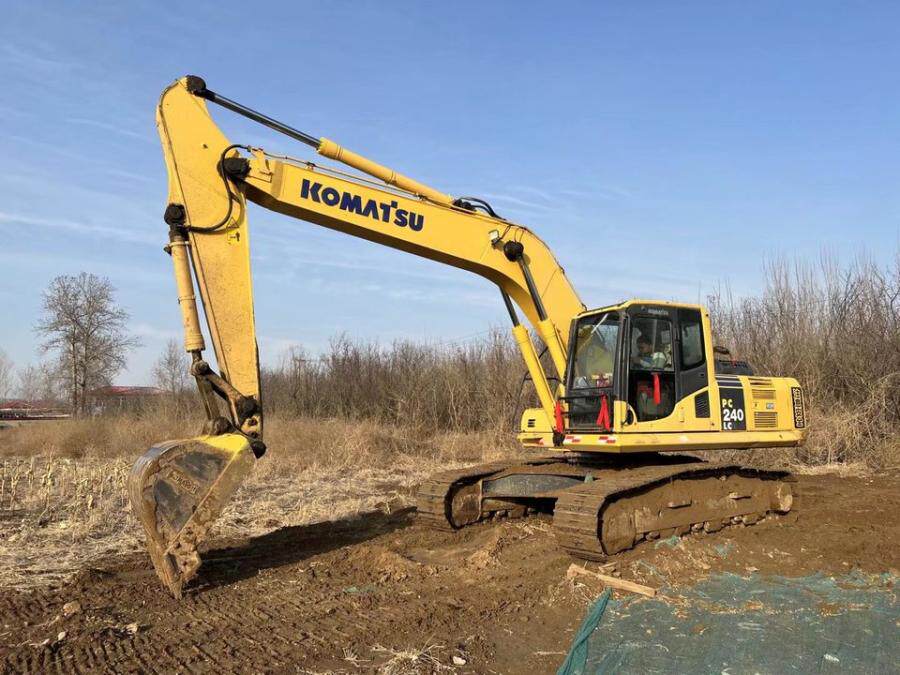 240挖掘机网络拍卖公告