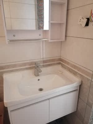 客观评价：安华卫浴实木浴室柜怎么样?用户评价如何?