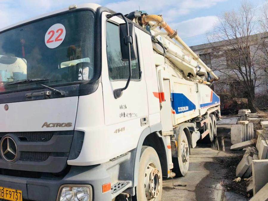 中联牌奔驰混凝土泵车一辆网络变卖公告