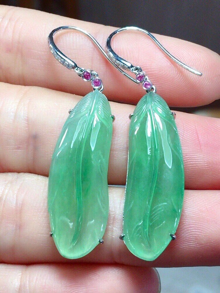 【珠光宝气】缅甸纯天然老坑a货翡翠镶18k金伴钻冰绿羽毛耳坠一对