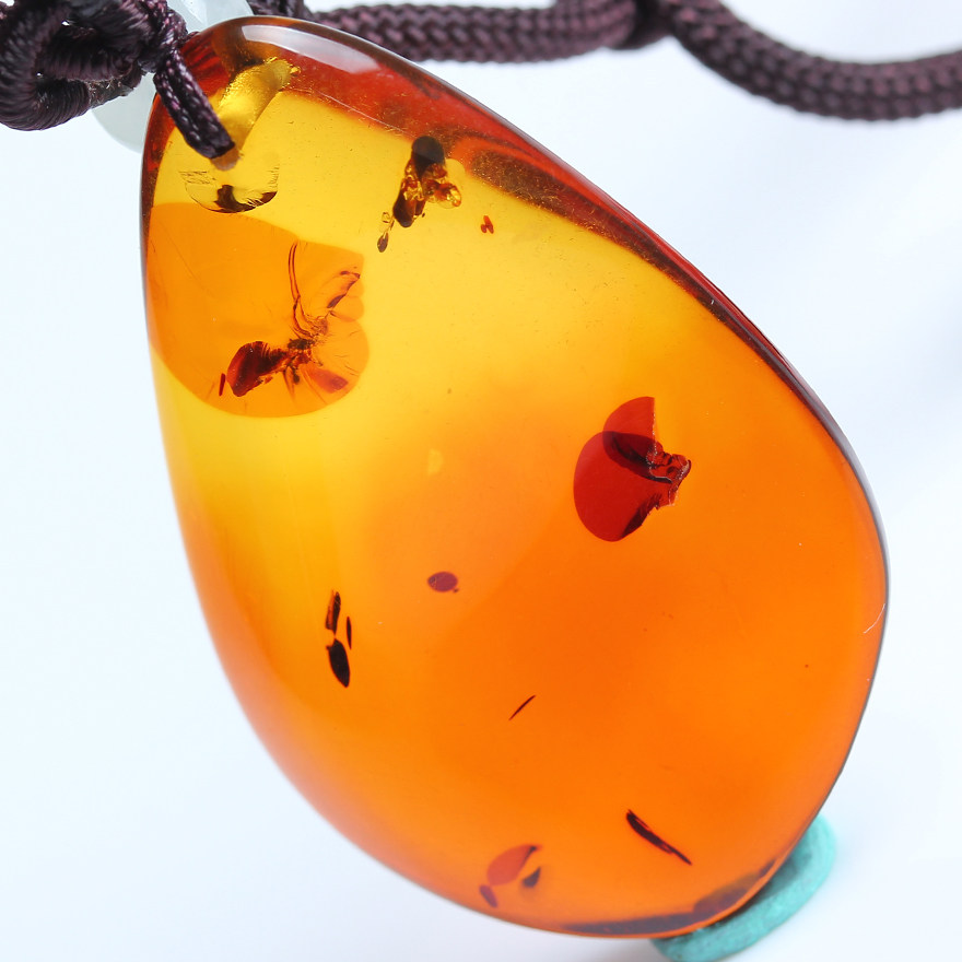 【植物花珀】4.67克强荧光树叶形蜜蜡吊坠项链车内挂件