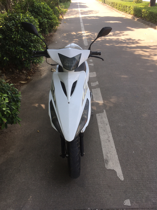 佛山鬼火一代,9成新,右侧外壳爆了,不影响使用.