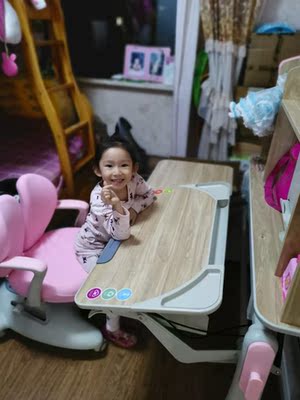 帮助孩子学习用法兰芭比儿童学习桌怎么样？质量可靠吗？