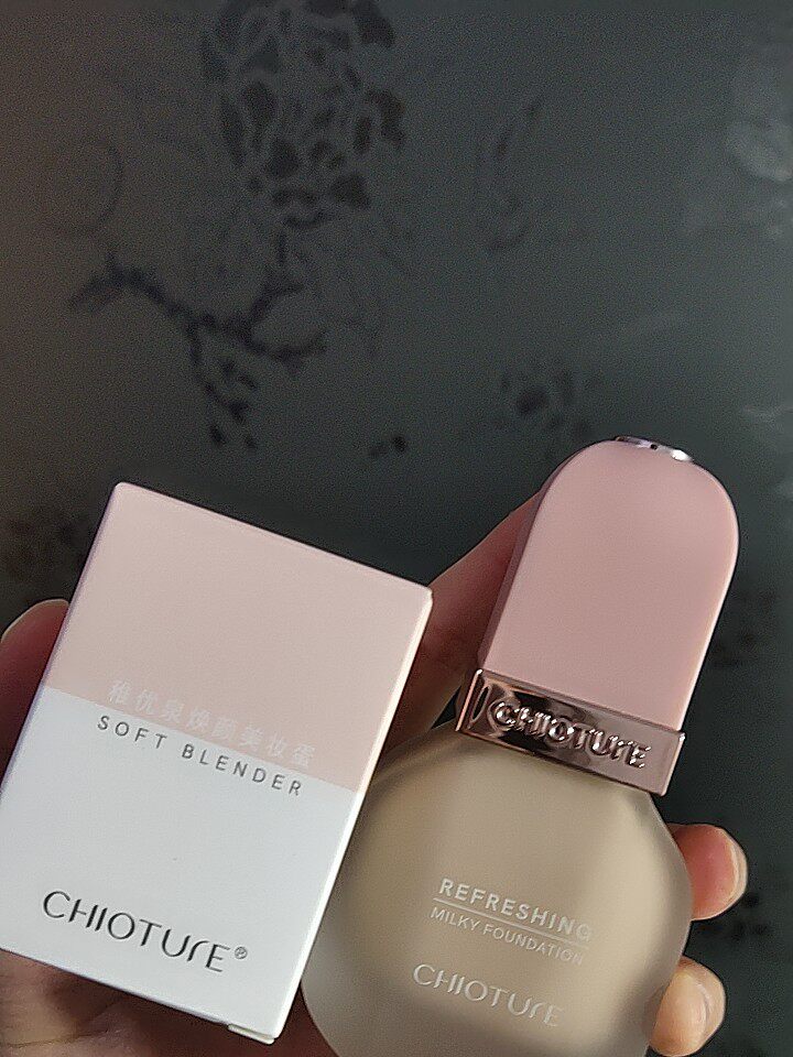 chioture 稚优泉粉底液