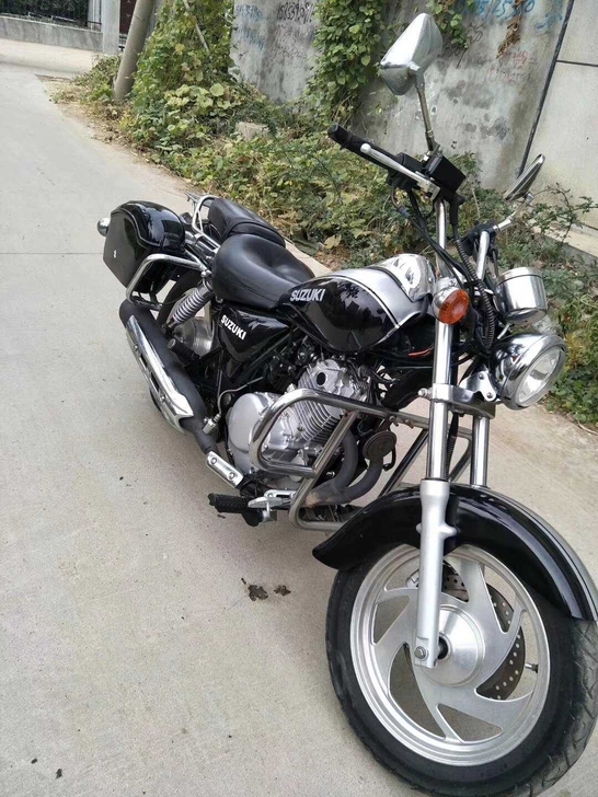 新款电喷250铃木大太子全车原漆九成新,车子骑起来高端大气