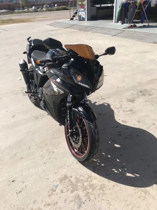昌吉雅马哈r2,基本全新,新换前后胎,胎毛还在,双缸300cc,_昌吉其他
