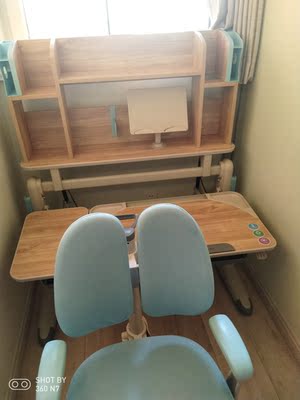 给孩子创造一个好的学习环境用光明园迪书桌怎么样？好吗