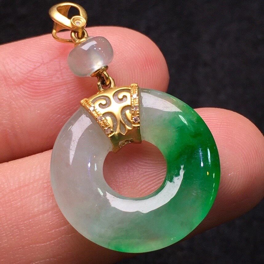 18k金豪华镶嵌正品高端奢华缅甸a货纯天然翡翠冰种阳绿平安环吊坠