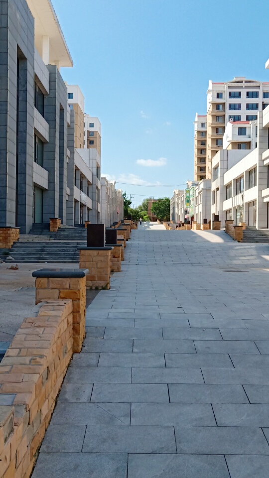坐落于阜新市清河门区新平路40-3-3门,建筑面积208.