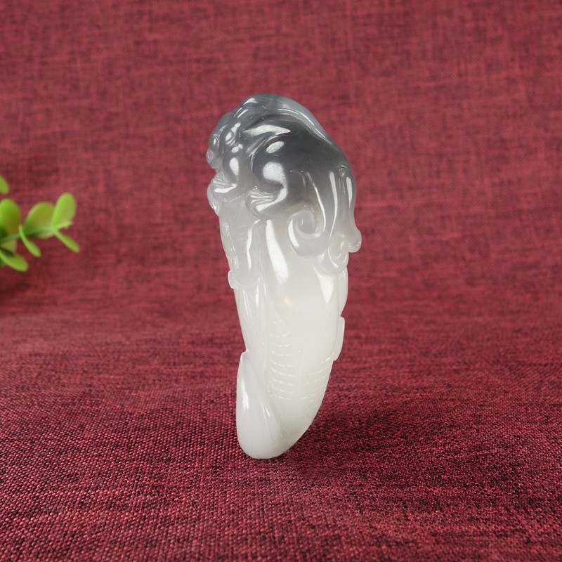 免保参拍珍品收藏【事事如意】和田玉烟青色吊坠46.92g