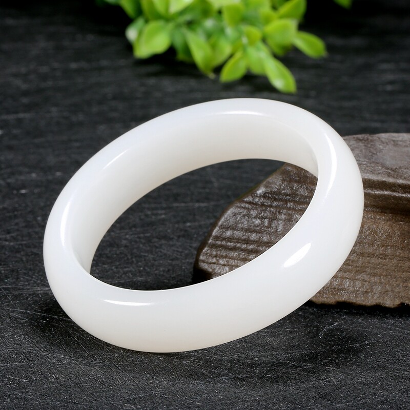 【馆藏精品】高白细油料 和田玉 羊脂白玉 手镯 玉镯92克61mm