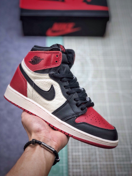 AJ1乔1黑红脚趾高帮篮球鞋情侣鞋