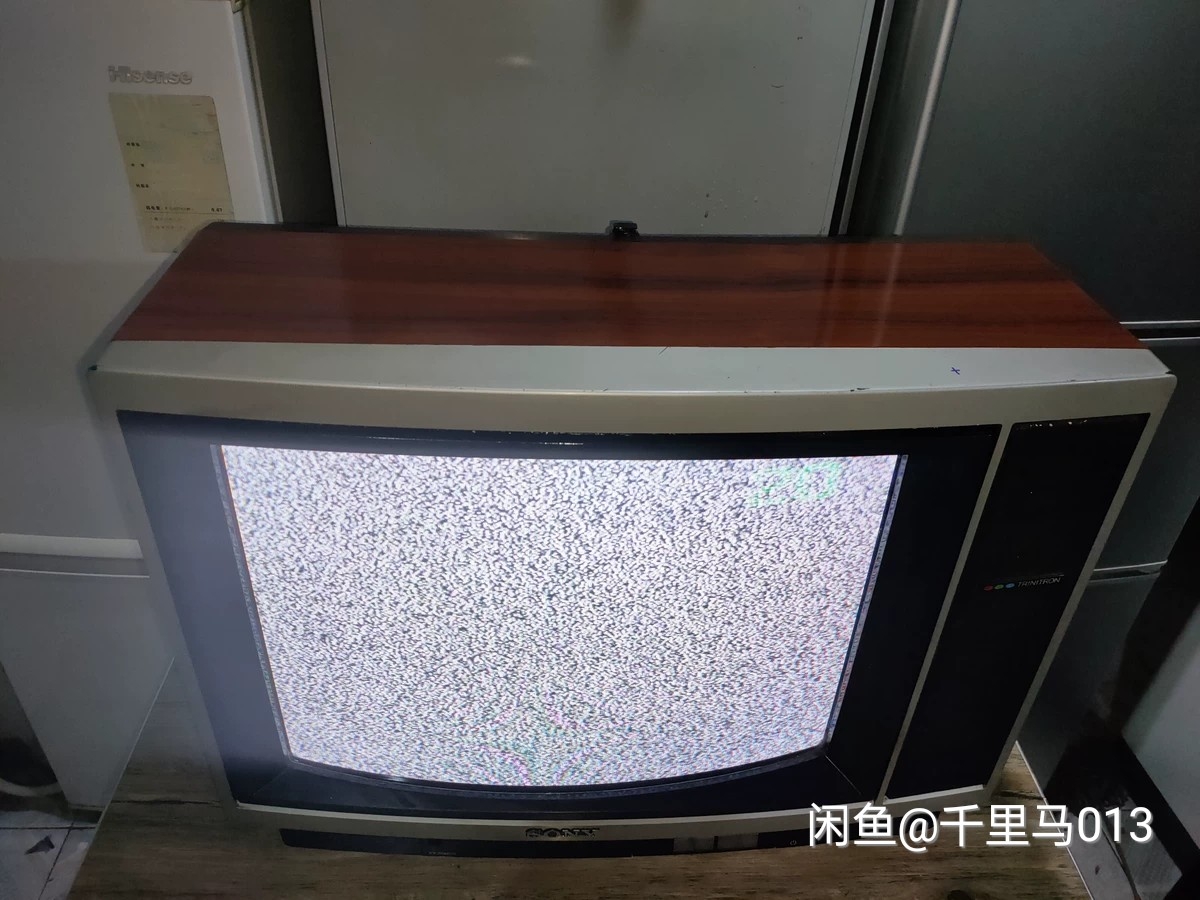 古董 索尼20寸仿木纹电视 用于摆设