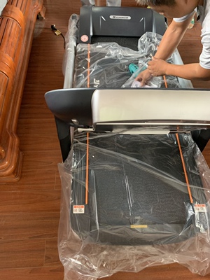 爱康跑步机好还是乔山跑步机好?功能差别大不大