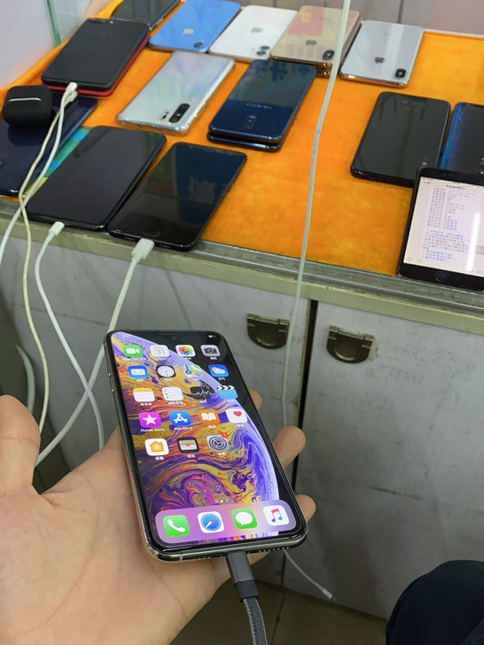 iPhoneXSMax64G白色国行靓机成色如图