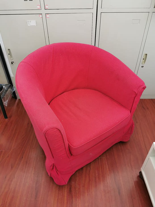 宜家单人沙发，原价1299，公司搬家后就没怎么用过，沙发罩洗