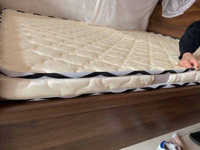 爱舒乳胶床垫怎么样？味道很大吗？优缺点最新评测