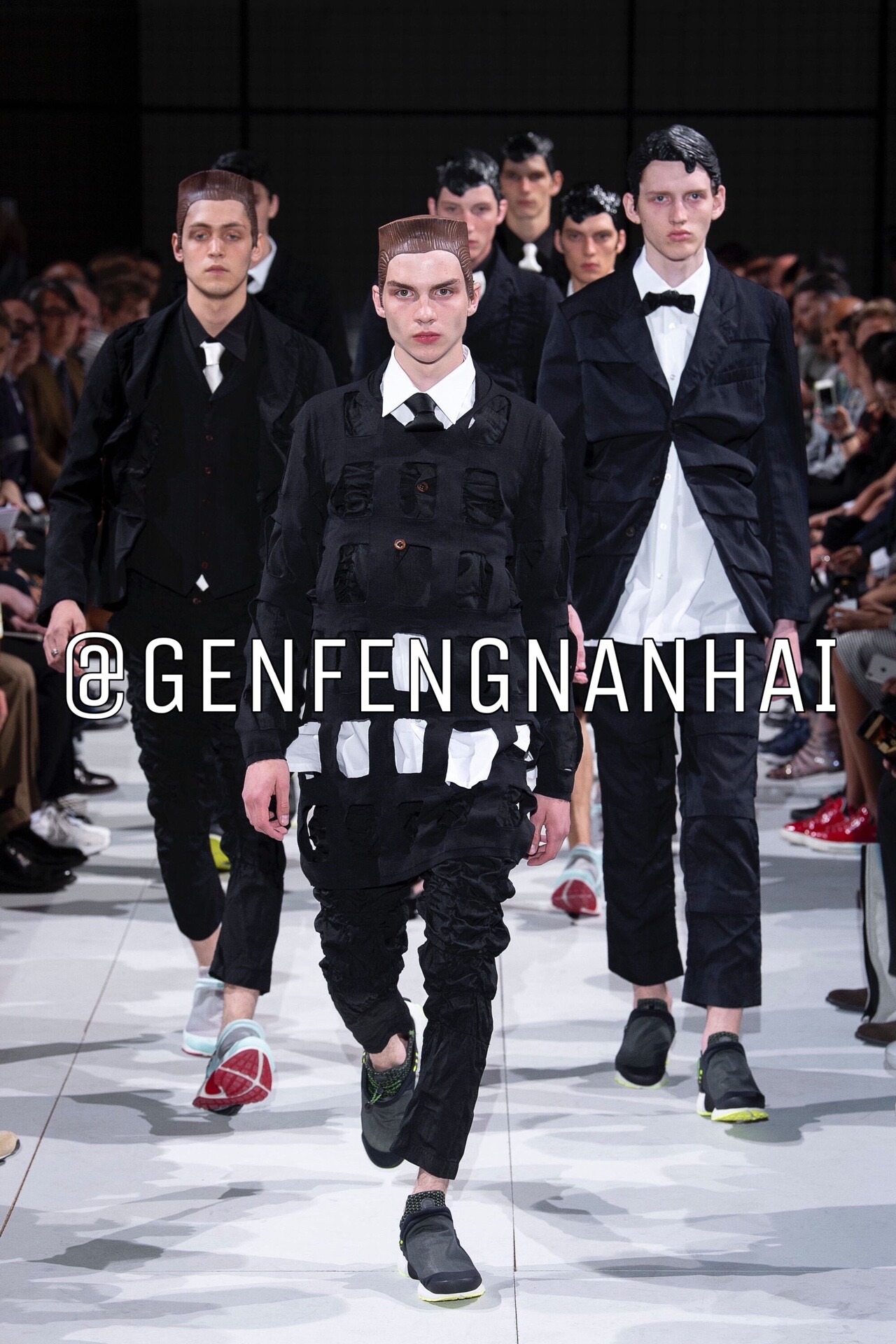 Comme des Garcons 19ss Pleated Suit — detail