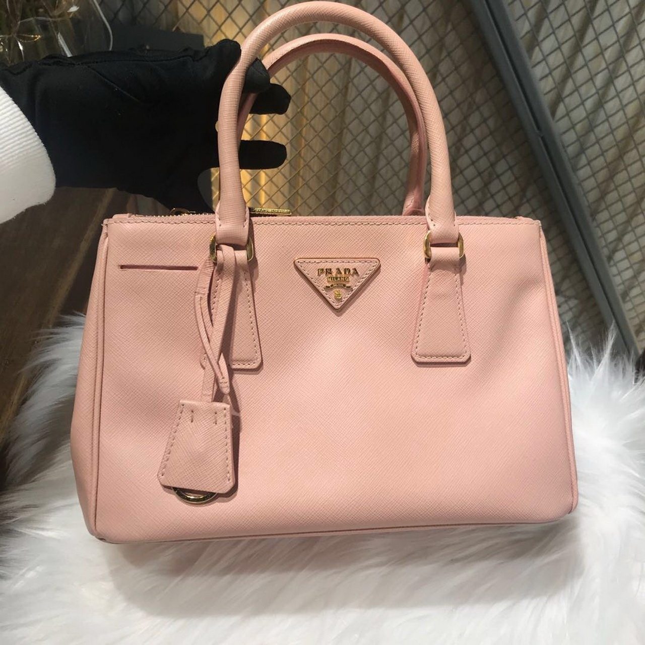 [一元起拍,无保留价][9新]prada樱花粉色杀手包mini w39pd