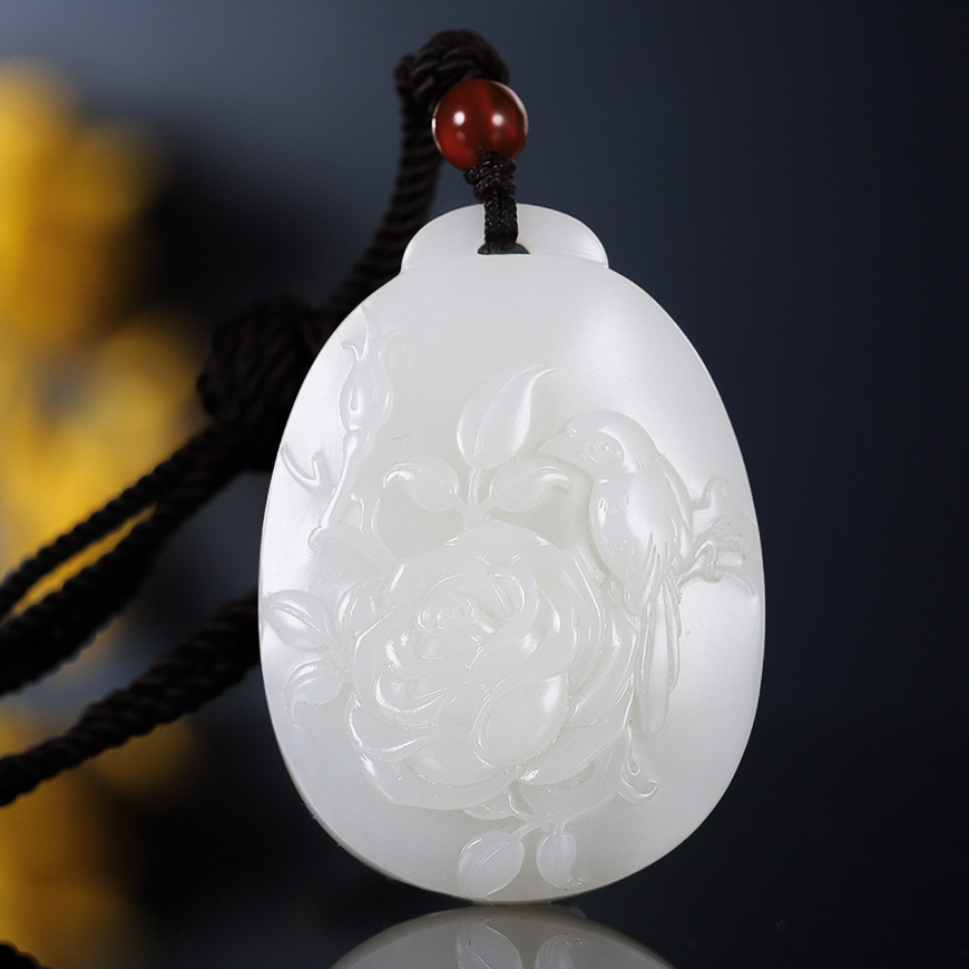 省级玉雕大师仝杰作品新疆和田玉籽料喜鹊牡丹花吉祥女挂件37克g6