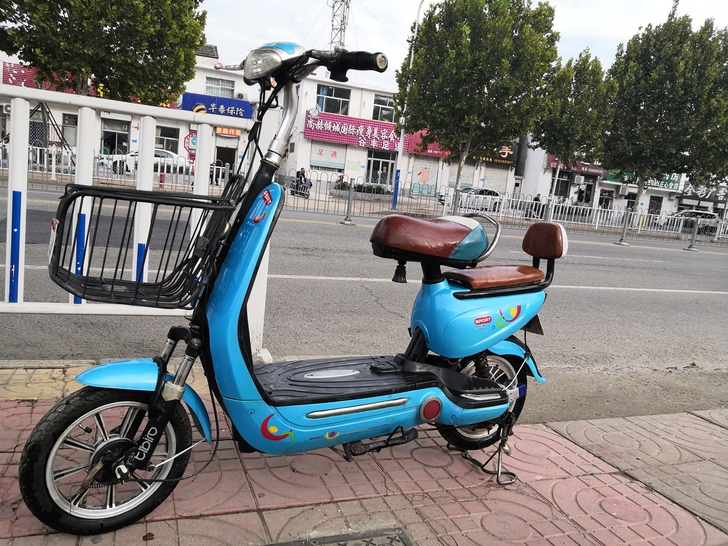 电车转让。学生车，因去外地上学，骑不到了。正常使用，没毛病。