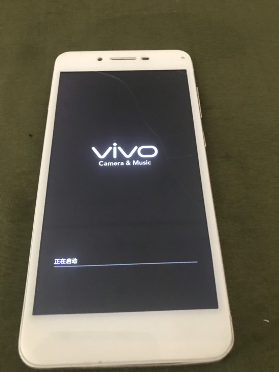 vivox6sa成色一般，使用正常，换的国产屏中间裂了但不影