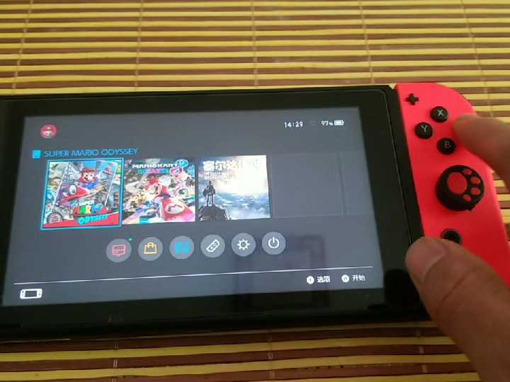 港版switch，加三张卡带