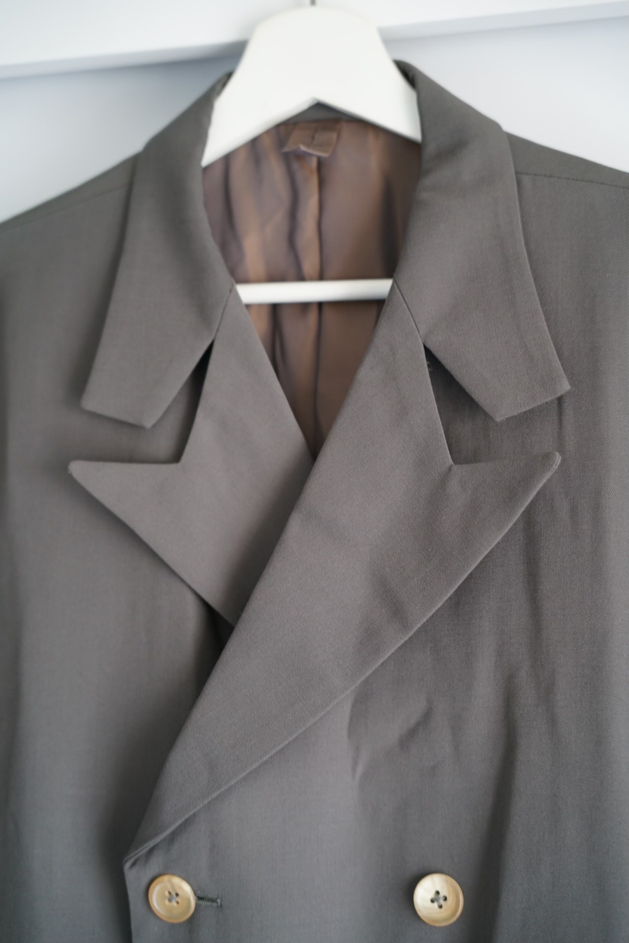 Yohji Yamamoto 91AW Asymmetric Collar Suit — detail