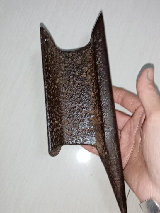 老铁砧子品相如图三斤重有需要的联系我二手货看好再拍以