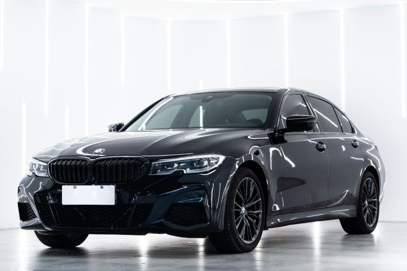 上牌日期为2020年1月的宝马325li m运动曜夜版 顶配