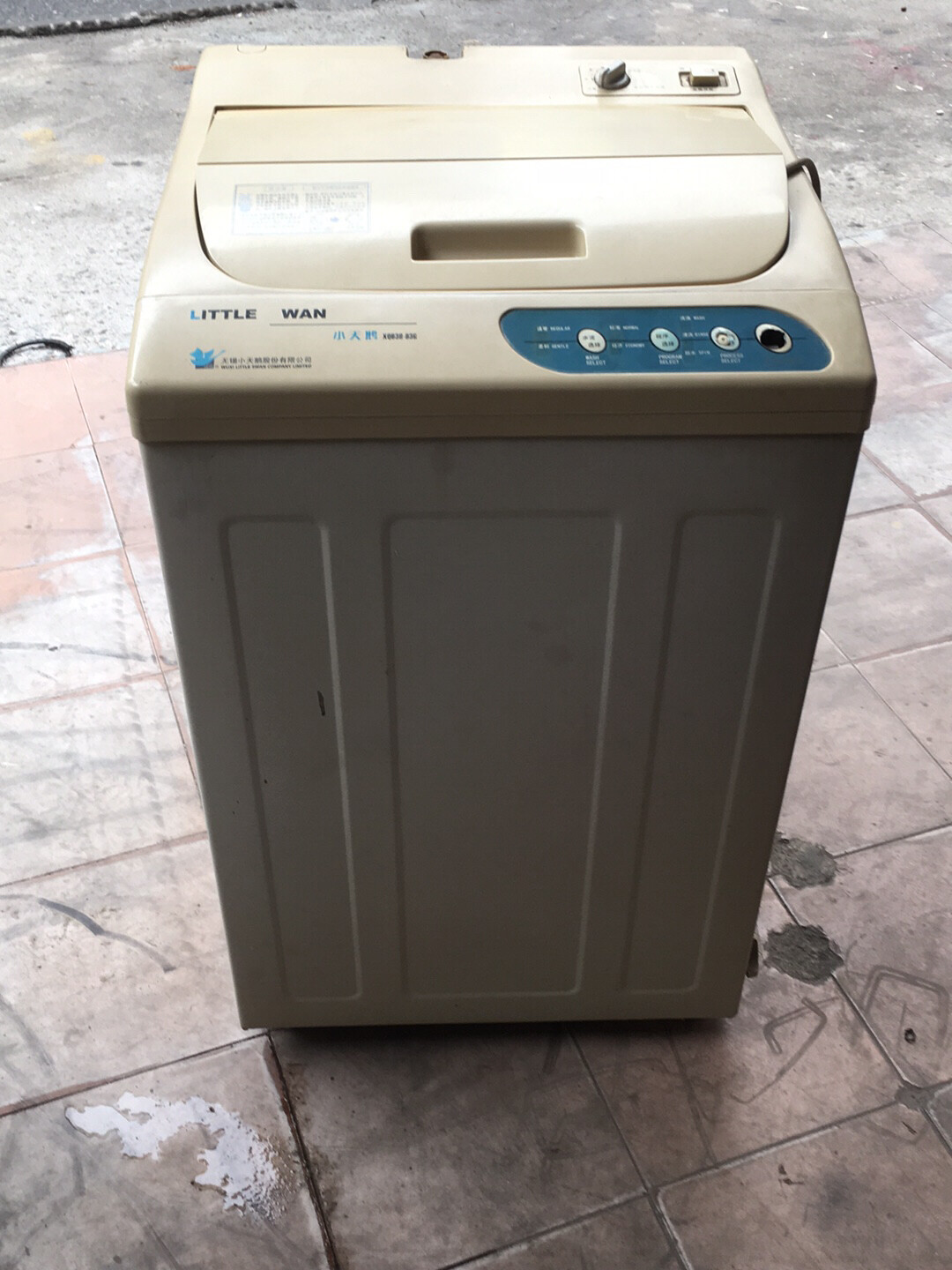 小天鹅3．8公斤洗衣机，七成新，客户换大台收回来的，正常用，