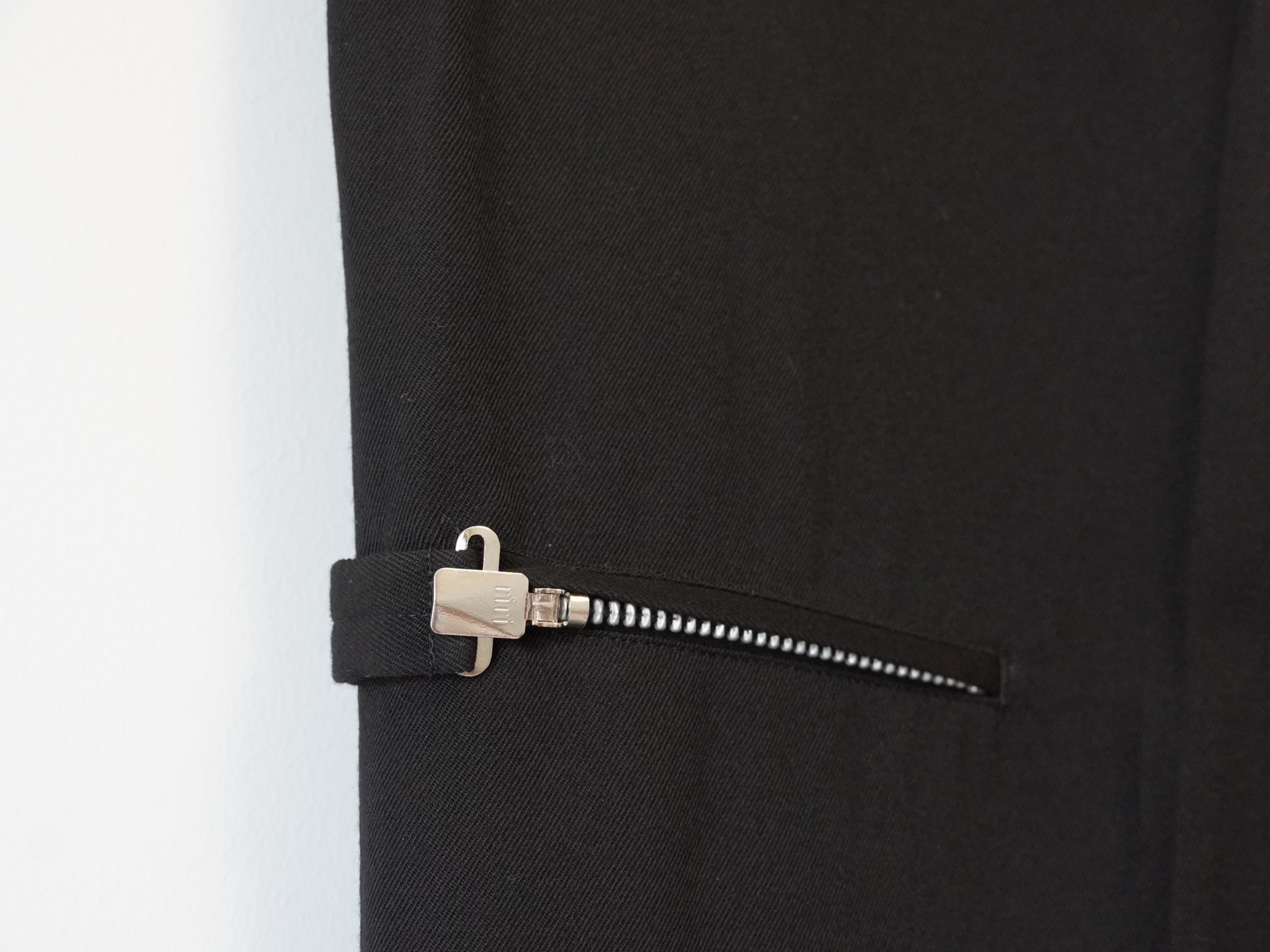 Yohji Yamamoto 2001AW Four-Zip Straight Pants — label