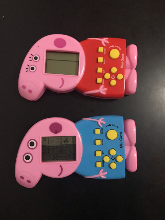 两个小猪佩奇俄罗斯方块游戏机