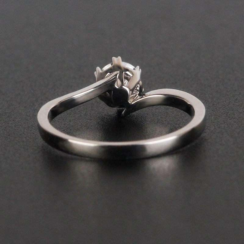 0.80克拉 d色 vs2净度 3ex切工 赠18k金显钻雪花戒托 gia 千里云