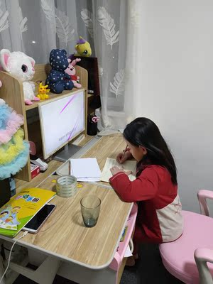 纠正坐姿预防近视用2平米儿童学习桌怎么样？是不是真的差