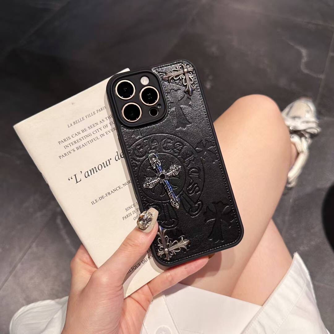 暗黑系苹果手机壳，克罗心金属标立体设计，酷炫潮牌款2025